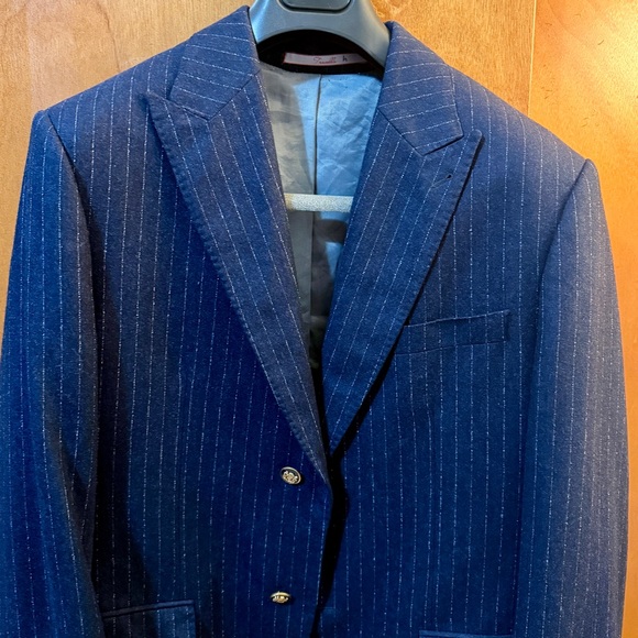 100% Wool Men's Blue Pinstripe Blazer